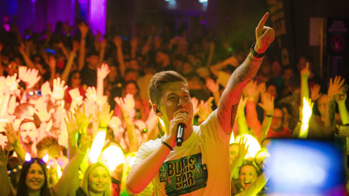 28.01.2024, Mannheim, GER, Unterwegs in Mannheim, Konzert, Mallorcaparty, Mallorca, im Bild Dj Robin, Dj-Robin, Robin Leutner, Auftritt 2024, *** 28 01 2024, Mannheim, GER, On the road in Mannheim, concert, Mallorcaparty, Mallorca, in the picture Dj Robin, Dj Robin, Robin Leutner, performance 2024,