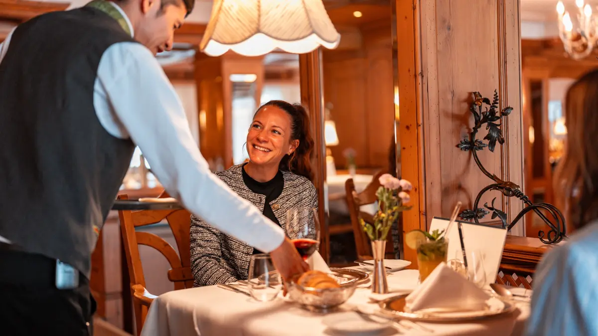 Das Restaurant des Hotels vereint eine gesunde, abwechslungsreiche Küche mit aufmerksamem Service und gemütlichem Ambiente.