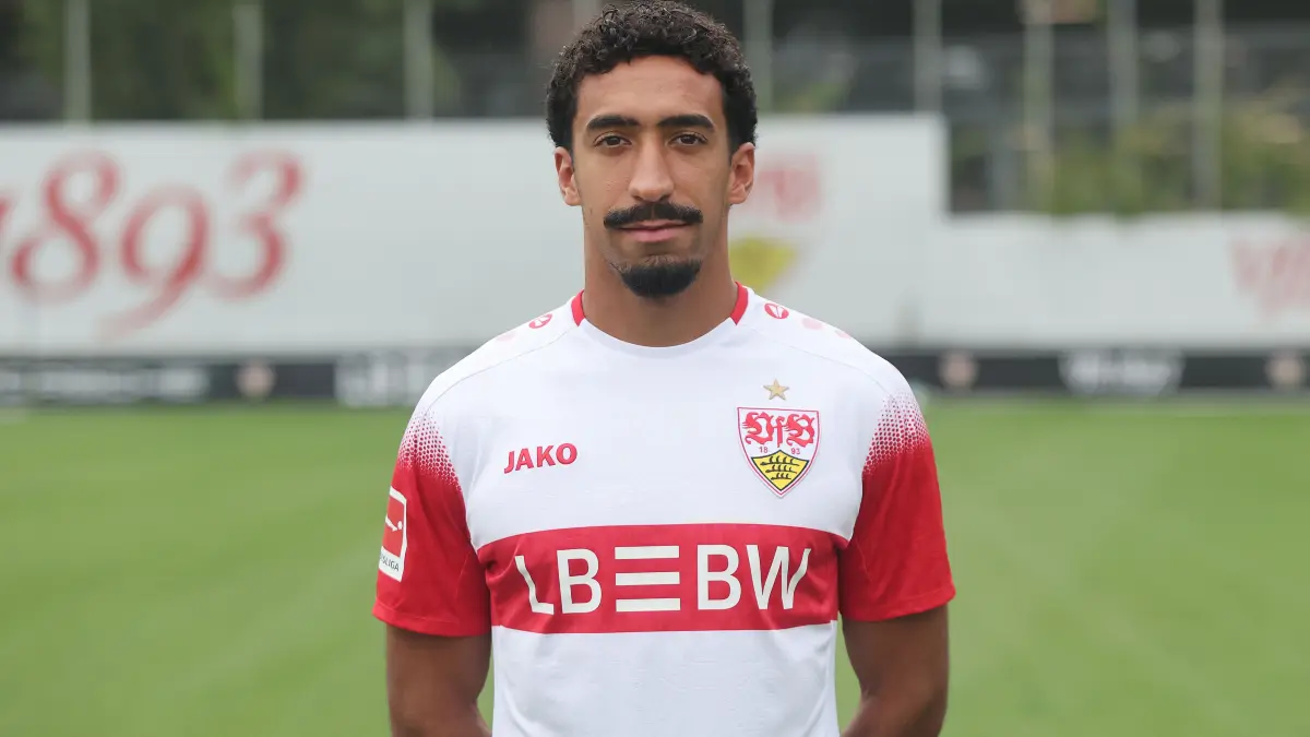 BAU // Stuttgart , Fußball Bundesliga Saison 2026 2027 ; Fototermin VfB Stuttgart , Tiago Tomas