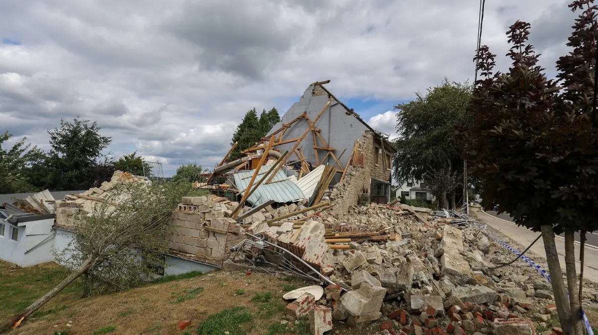 A house is destroyed, after yesterday s passage of a mini-tornado in Bullingen, pictured taken on Thursday 20 August 202: A house is destroyed, after yesterday s passage of a mini-tornado in Bullingen, pictured taken on Thursday 20 August 2026. The Belgian Eifel region got hit by whirlwind and severe thunderstorms on Wednesday evening. PUBLICATIONxNOTxINxBELxFRAxNEDxLUX JULIENxWARNAND 183826035