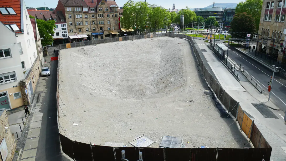 Brache am Wilhelmsplatz, Kaufhof-Areal