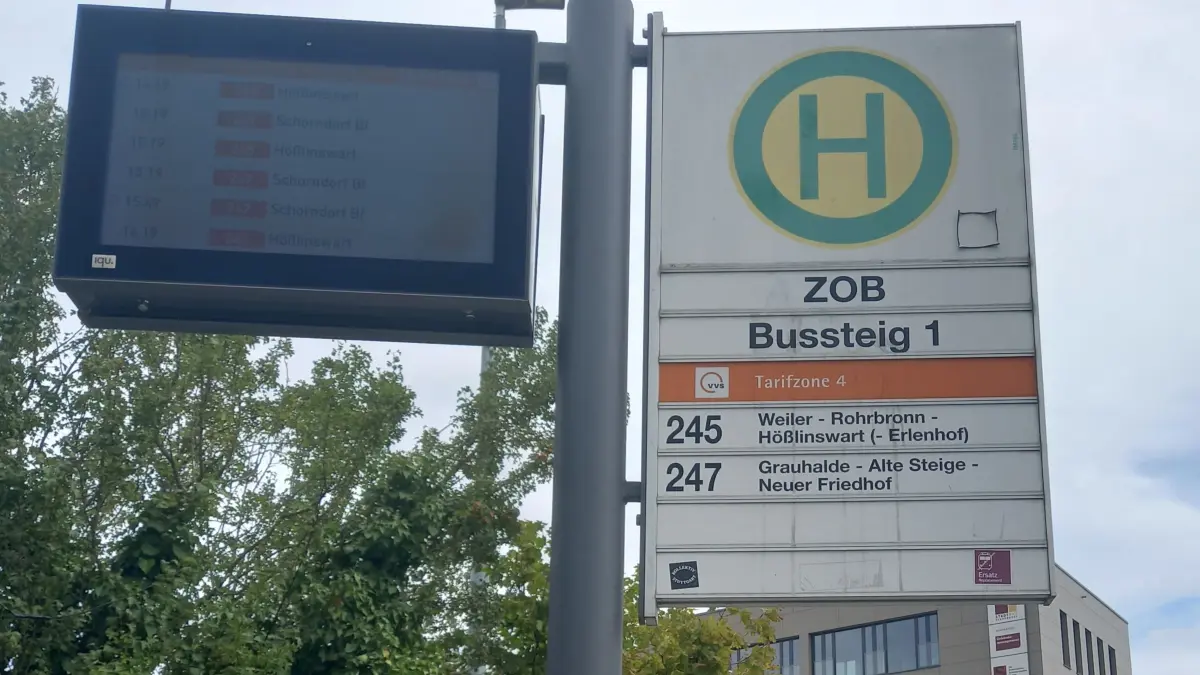 Aufgrund von Nachtbaustellen müssen Fahrgäste den Ersatzbus nach Waiblingen nehmen. In Schorndorf startet dieser am Bussteig 1.