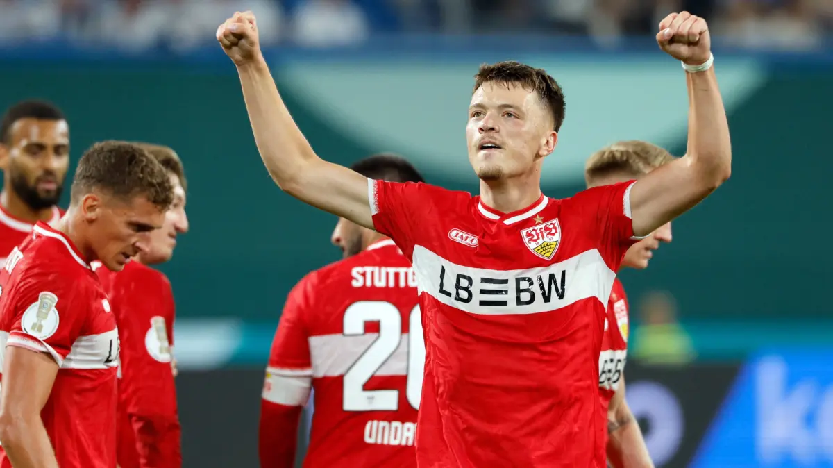 21.08.26 FC Hansa Rostock - VfB Stuttgart: 21.08.26 FC Hansa Rostock - VfB Stuttgart Deutschland, Rostock, 21.08.2026, Fussball, DFB-Pokal, Saison 2026/2027, FC Hansa Rostock - VfB Stuttgart: Dzenan Pejcinovic VfB Stuttgart Jubel Tor 0:2 Pejcinovic. *** August 21, 2026 FC Hansa Rostock vs. VfB Stuttgart Germany, Rostock, August 21, 2026, Soccer, DFB Cup, 20262027 season, FC Hansa Rostock vs. VfB Stuttgart, Dzenan Pejcinovic VfB Stuttgart celebrates a goal 02, Pejcinovic