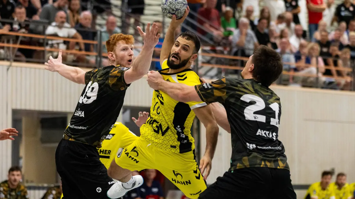 Mohamed Amine DARMOUL TVB Stuttgart, 70 erzielt ein Tor, Aktion, Torwurf GER, TVB Stuttgart vs. HC Elbflorenz 2006, Handball, Vorbereitung, Turnier, S-Cup Altensteig, Viertelfinale, Spielzeit 2026/2027, 07.08.2026, GER, TVB Stuttgart vs. HC Elbflorenz 2006, Handball, Vorbereitung, Turnier, S-Cup Altensteig, Viertelfinale, Spielzeit 2026/2027, 07.08.2026, Altensteig *** Mohamed Amine DARMOUL, TVB Stuttgart, 70, scores a goal, play, shot on goal, GER, TVB Stuttgart vs. HC Elbflorenz 2006, handball, preseason, tournament, S Cup Altensteig, quarterfinals, 20262027 season, August 7, 2026, GER, TVB Stuttgart vs. HC Elbflorenz 2006, handball, preseason, tournament, S Cup Altensteig, quarterfinals, 20262027 season, August 7, 2026, Altensteig Copyright: xEibnerxPressefoto/OliverxSchmidtx EP_OST