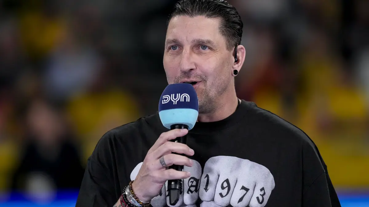 Stefan Kretzschmar Experte, Einzelbild, Einzelfoto, Aktion, Action, mit Mikrofon beim Interview mit DYN, TV, Fernsehen, 08.03.2026, Mannheim Deutschland, Handball, Bundesliga, Rhein-Neckar Löwen - Bergischer HC *** Stefan Kretzschmar expert , single picture, single photo, action, action, with microphone during interview with DYN, TV, television, 08 03 2026, Mannheim Germany , Handball, Bundesliga, Rhein Neckar Löwen Bergischer HC xozx
