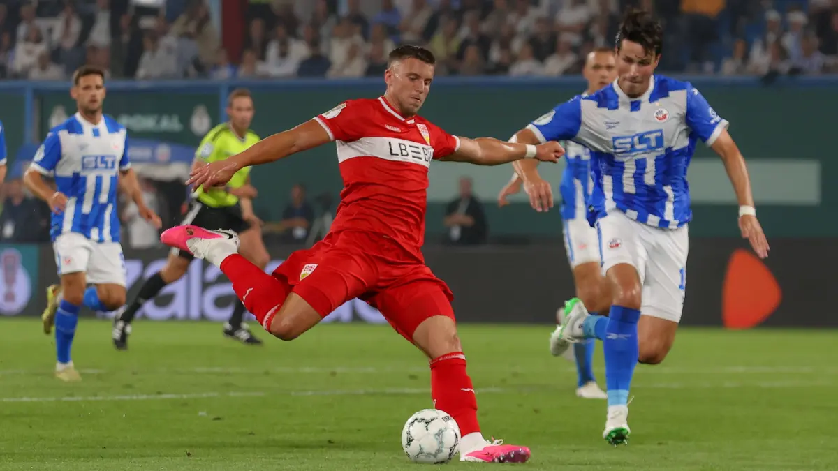 Fussball - DFB Pokal 1.Runde Hansa Rostock - VfB Stuttgart: 21.08.2026, xtgx, Fussball - DFB Pokal 1.Runde Hansa Rostock - VfB Stuttgart emspor, v.l. Ermedin Demirovic Stuttgart, 9 am Ball, plays the ball DFL/DFB REGULATIONS PROHIBIT ANY USE OF PHOTOGRAPHS as IMAGE SEQUENCES and/or QUASI-VIDEO Rostock *** August 21, 2026, xtgx, Soccer, DFB Cup, First Round: Hansa Rostock vs. VfB Stuttgart, emspor from left: Ermedin Demirovic Stuttgart, 9 on the ball, plays the ball. DFL and DFB regulations prohibit any use of photographs as image sequences and/or quasi-video. Rostock