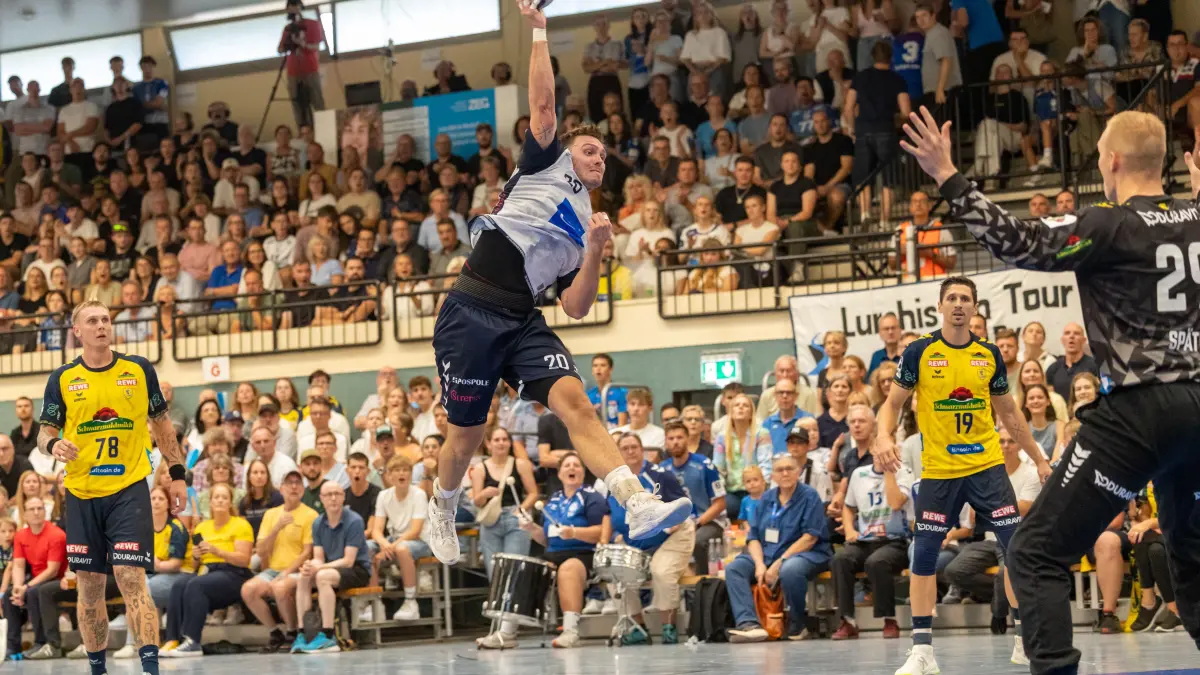 L Sportlicher Höhepunkt Handball-Drittligist SV Kornwestheim empfängt DHB-Pokal Rhein Neckar Löwen, 20Moritz Lanig, Foto: Andreas Essig