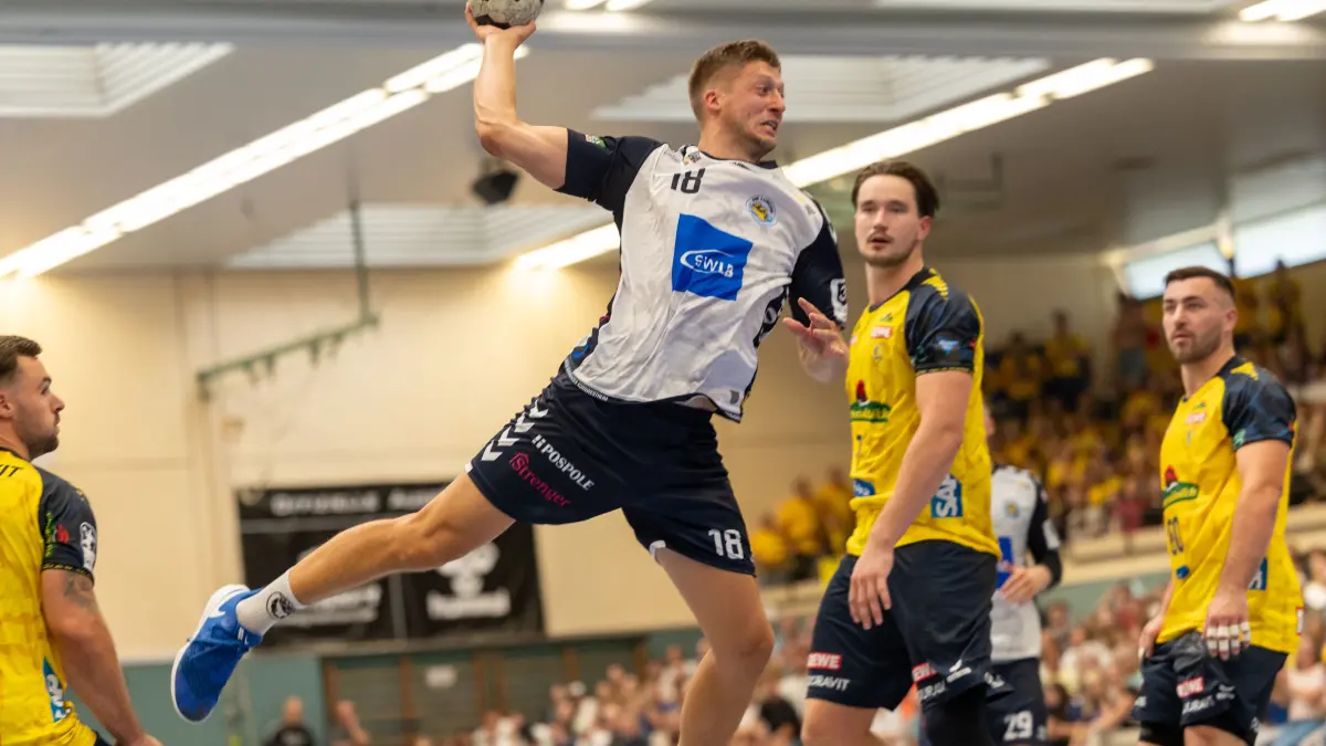 L Sportlicher Höhepunkt Handball-Drittligist SV Kornwestheim empfängt DHB-Pokal Rhein Neckar Löwen, 18Felix Kazmeier, Foto: Andreas Essig
