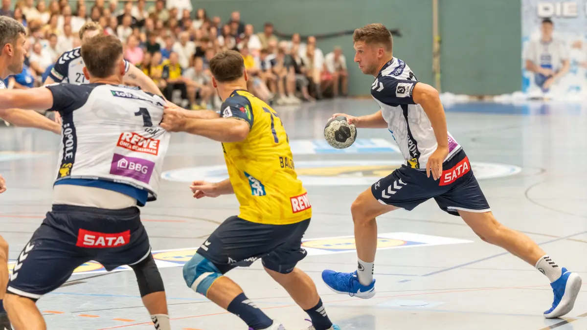 L Sportlicher Höhepunkt Handball-Drittligist SV Kornwestheim empfängt DHB-Pokal Rhein Neckar Löwen, 18Felix Kazmeier, Foto: Andreas Essig