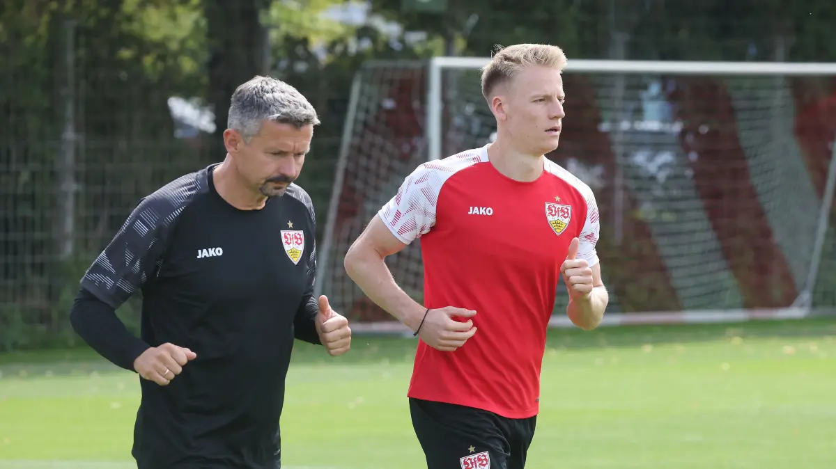 Training VfB Stuttgart : BAU // Stuttgart , Fußball Training VfB Stuttgart , von links: Martin Franz / Chris Führich