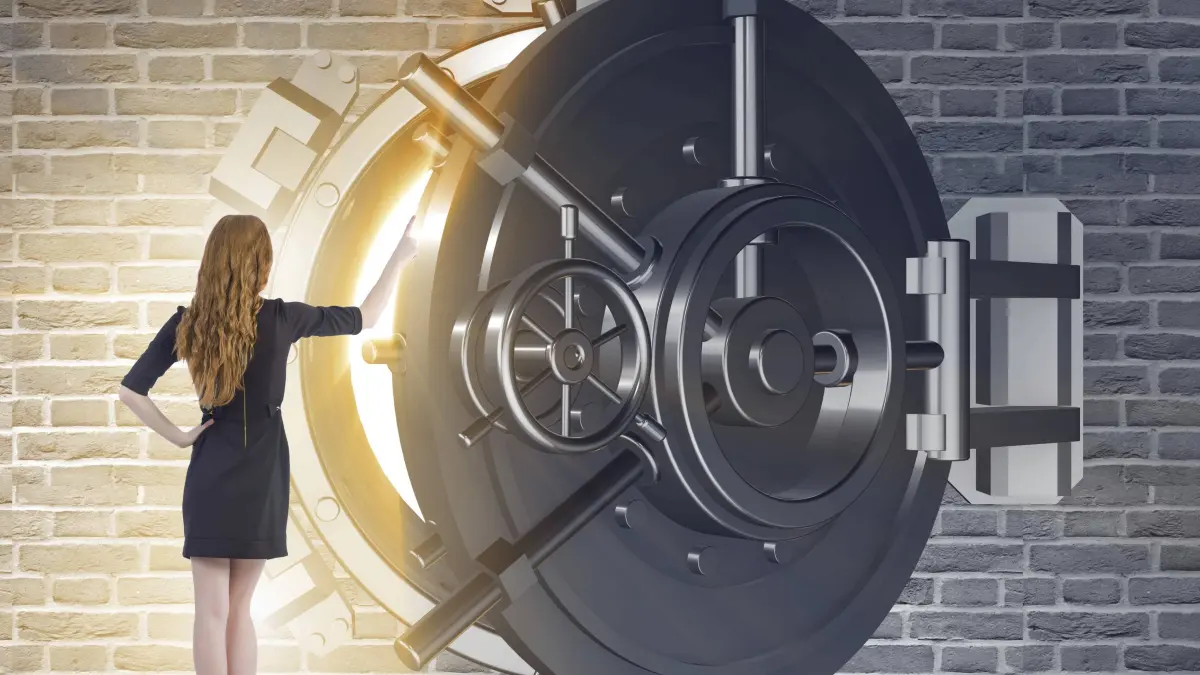 Der Geschäftsmann vor der Tür des Banktresors The businessman at the door of the bank vault Copyright: imageBROKER/ElnurxAmikishiyev ibliqx18401477.jpg ,model released, Symbolfoto ,property released Bitte beachten Sie die gesetzlichen Bestimmungen des deutschen Urheberrechtes hinsichtlich der Namensnennung des Fotografen im direkten Umfeld der Veröffentlichung