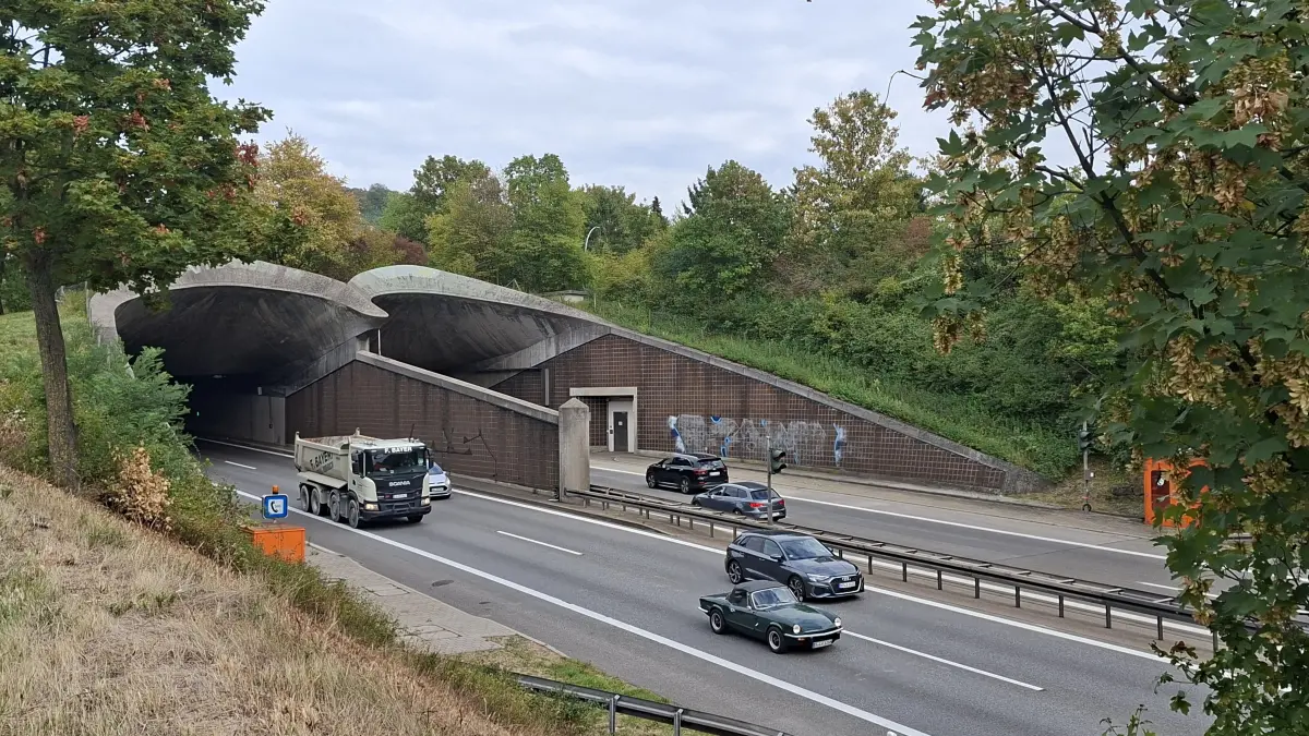 Kappelbergtunnel B14 zwischen Fellbach und Stuttgart