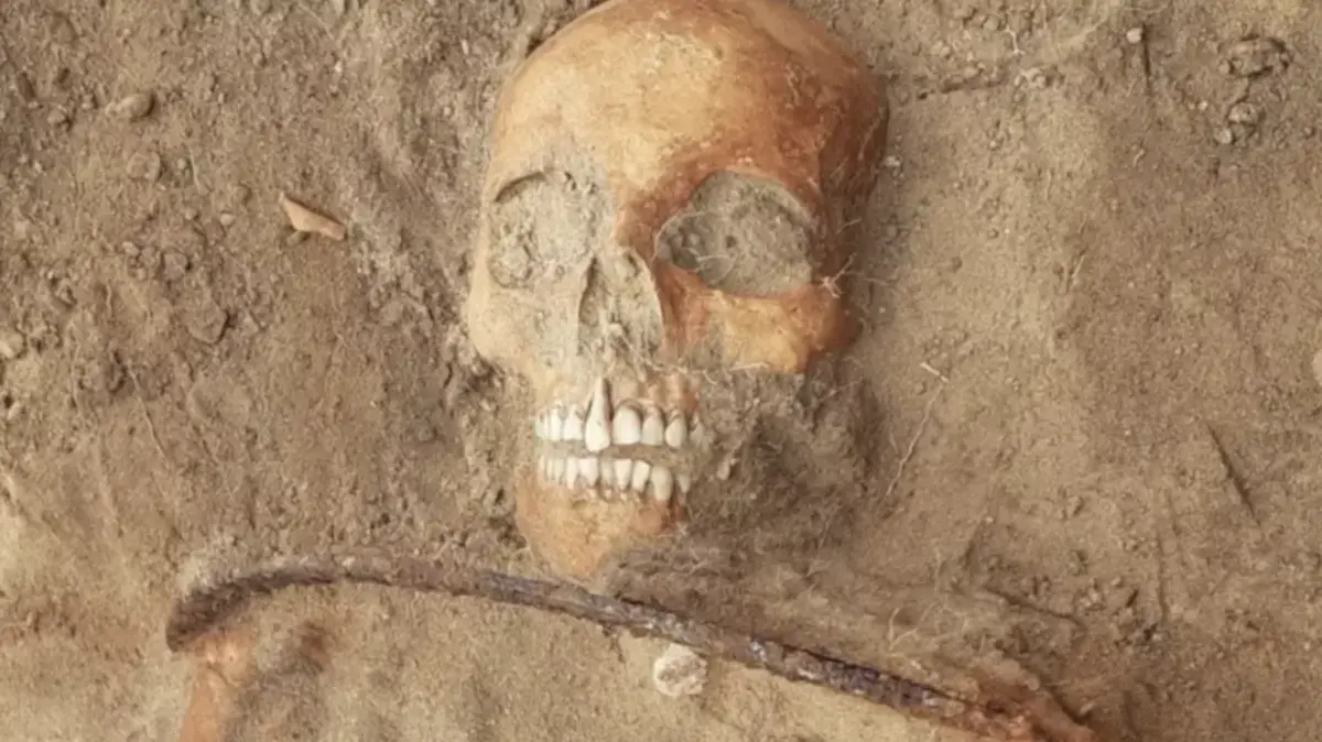 „Vampir“- Skelett in einem Grab in Pień (Polen)