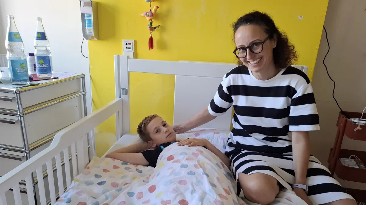Carmen Klaus aus Waiblingen mit Sohn Bennett, der einen seltenen Gendefekt hat