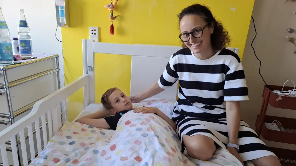 Carmen Klaus aus Waiblingen mit Sohn Bennett, der einen seltenen Gendefekt hat