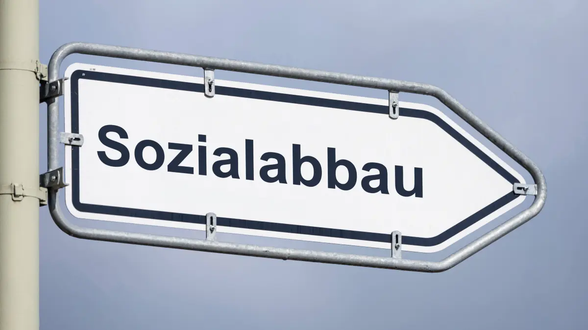Eine große Mehrheit der Bundesbürger sorgt sich quer durch alle Parteien um die Zukunft des Sozialstaates und seine Solidität (Fotomontage).