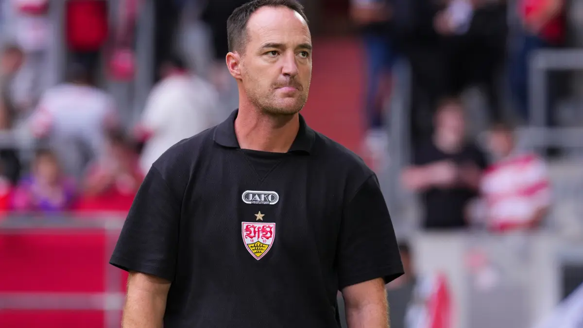 3.Liga -Fortuna Duesseldorf - VfB Stuttgart II 1:0: 28.08.2026, xydrx, Fussball, 3.Liga, Fortuna Duesseldorf - VfB Stuttgart II, Saison 2026 2027, Merkur Spiel-Arena: Nico Willig (Cheftrainer VfB Stuttgart II) DFB regulations prohibit any use of photographs as image sequences and or quasi-video.