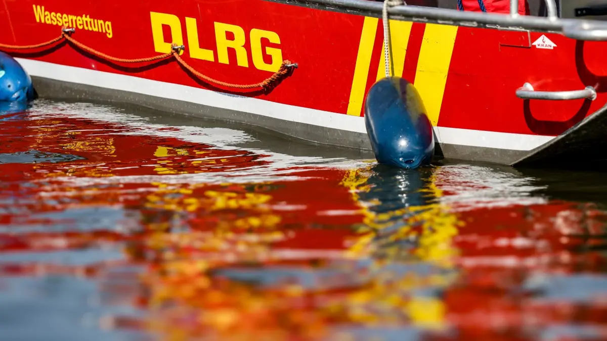 Kreis Karlsruhe: Toter aus Baggersee geborgen