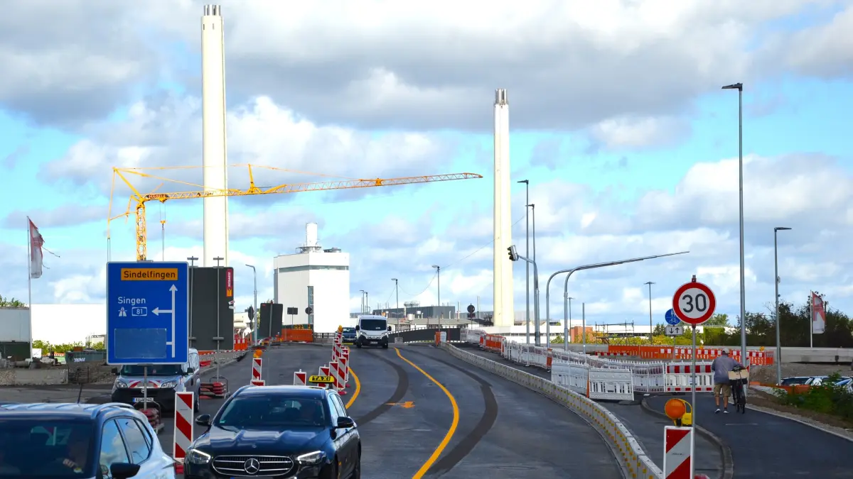 Die neue Autobahnbrücke bei der Motorworld ist fertig, allerdings nur zweispurig