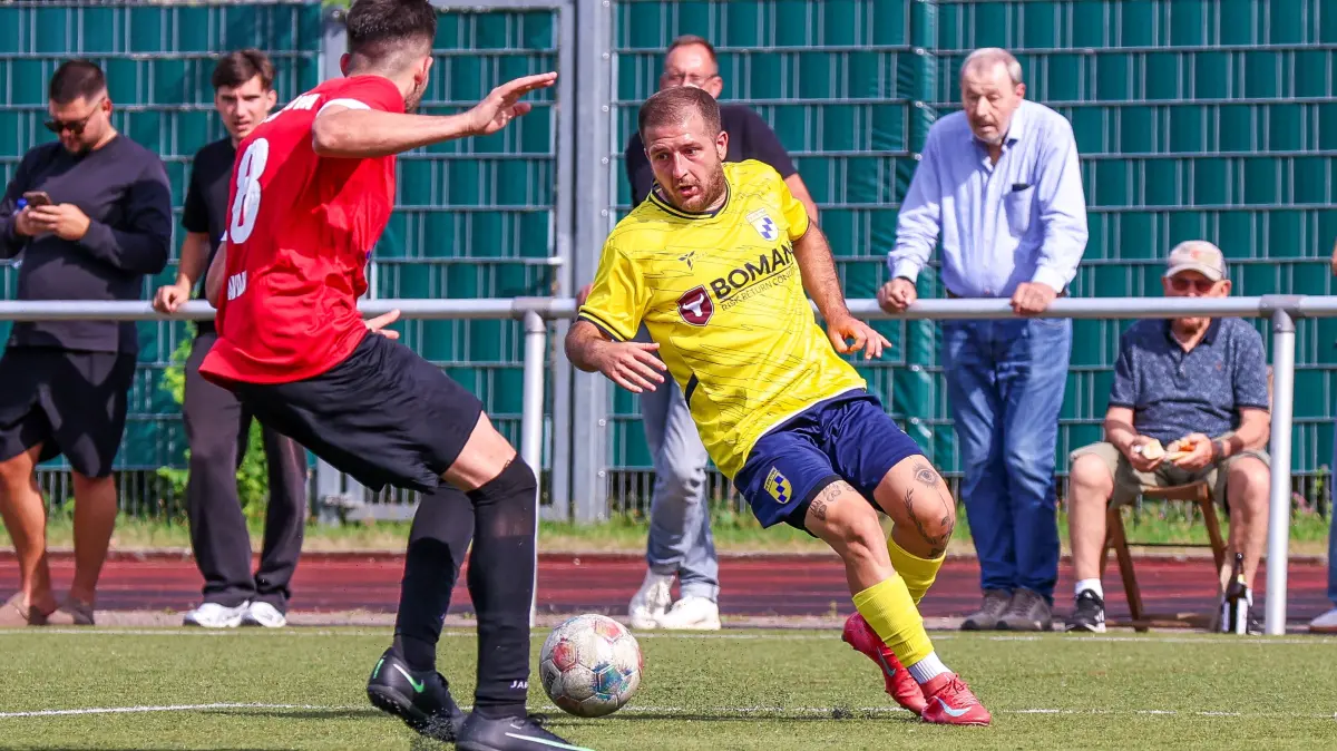 Fußball, Kreisliga A, TV Stetten - Kosova Kernen, Luca Ciatta (gelb) vom TV Stetten
