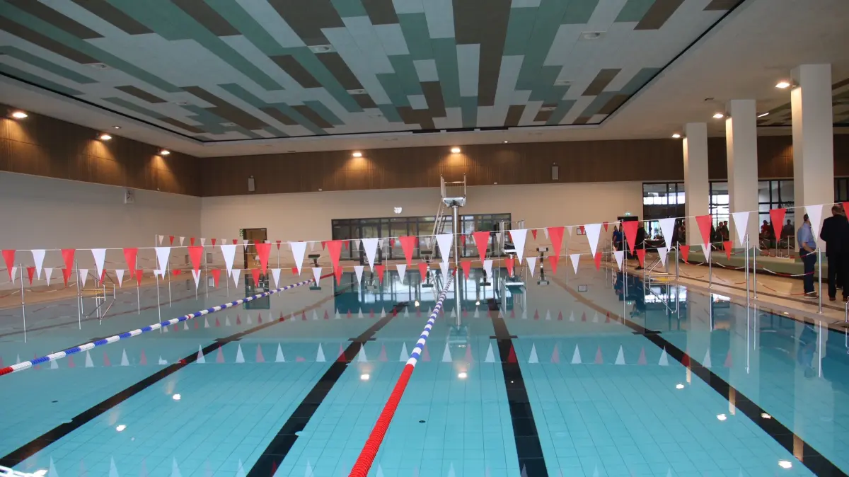 Geschafft: Das „Aqua Duo“, das neue Hallenbad als Teil davon, macht heute um 11 Uhr die Türen für alle auf.