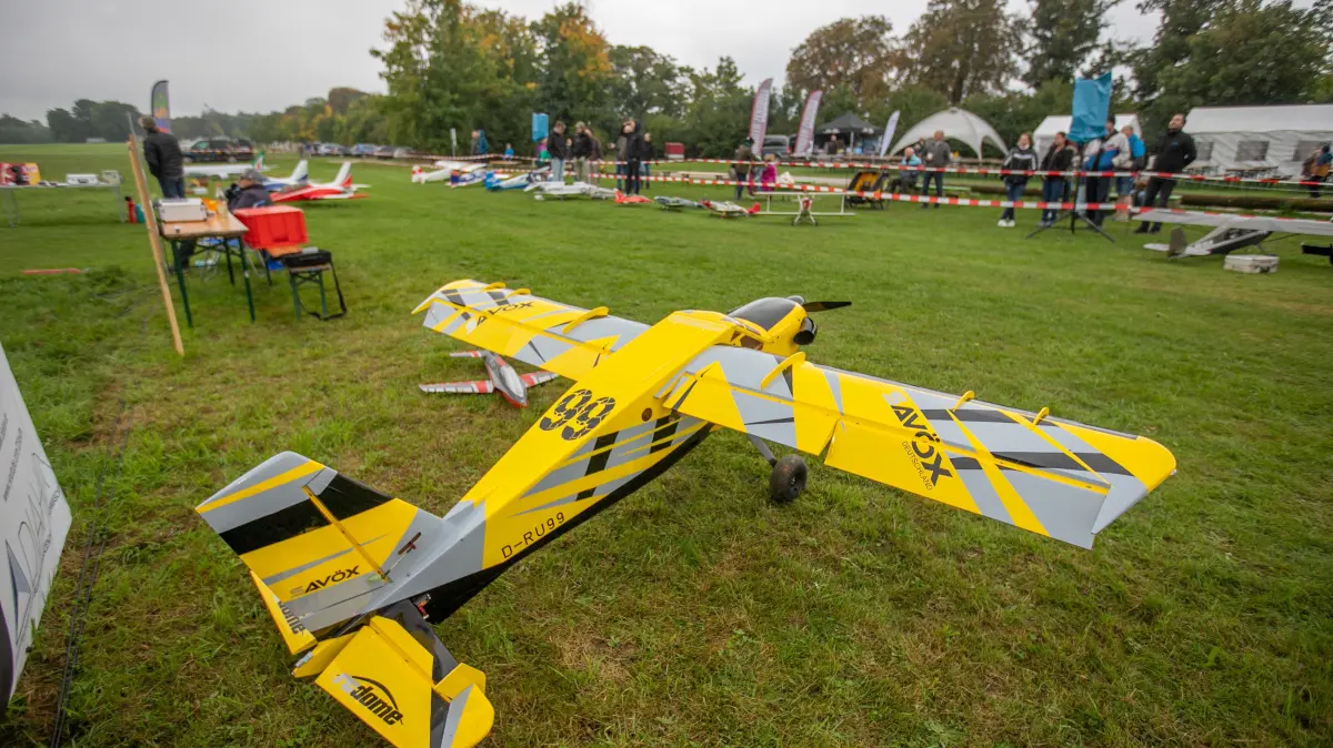 Nur fliegen ist schöner: Die Modellfluggruppe Esslingen präsentiert ihr luftiges Hobby.