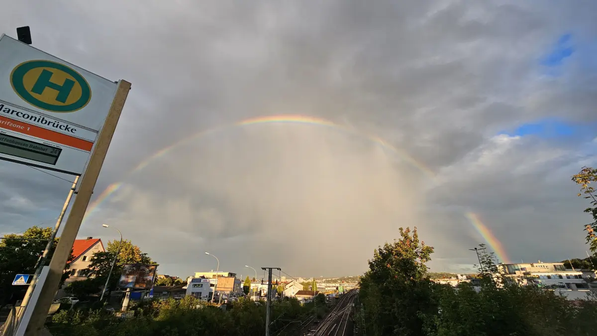 Stuttgart Zuffenhausen um 19.30 Uhr gleich zwei regenbogen auf einmal zu sehen. Foto Andreas Rosar Fotoagentur-Stuttgart 31.08.2026