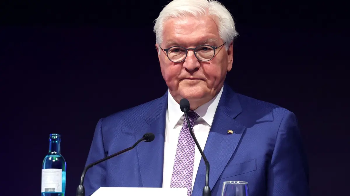 Gamescom 2026: ARCHIV - 27.08.2026, Nordrhein-Westfalen, Köln: Bundespräsident Frank-Walter Steinmeier spricht während einer Diskussionsrunde auf der weltgrößten Computer- und Videospielmesse Gamescom. (zu dpa: «Schwedens Royals kommen zu König Haralds Begräbnis») Foto: Christoph Reichwein/dpa +++ dpa-Bildfunk +++