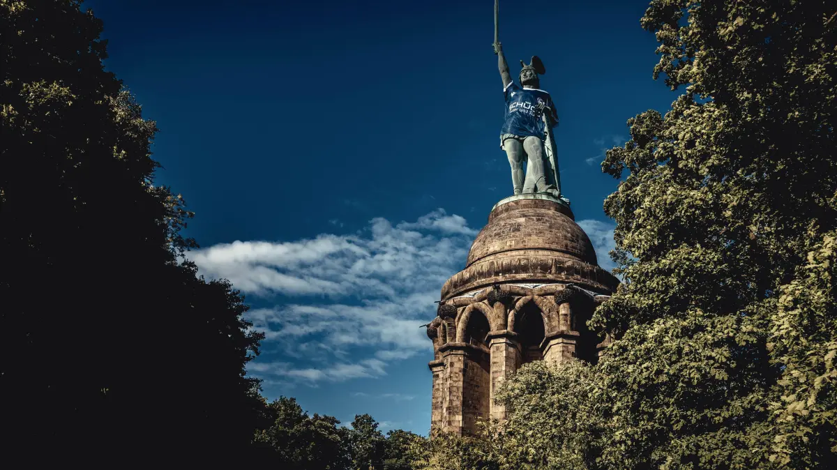 May 23, 2025, Detmold, North Rhine-Westphalia, Germany: GermanyÃââ s tallest statue, the Hermannsdenkmal - built in 1875 as a symbol of resistance against Rome and 19th-century French rivalry - now wears Arminia BielefeldÃââ s jersey in support of the clubÃââ s first-ever DFB Cup final in its 120th anniversary year, against VfB Stuttgart. Detmold Germany - ZUMAo105 0820609321st Copyright: xMatthiasxOesterlex