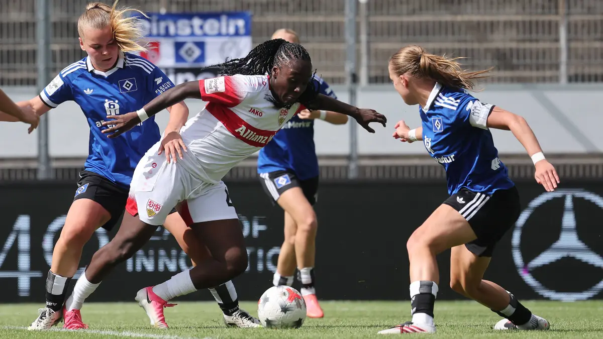 Stuttgart , Google Pixel Frauen-Bundesliga VfB Stuttgart vs. Hamburger SV , Mira Arouna VfB *** Stuttgart, Google Pixel Women s Bundesliga: VfB Stuttgart vs. Hamburger SV, Mira Arouna, VfB