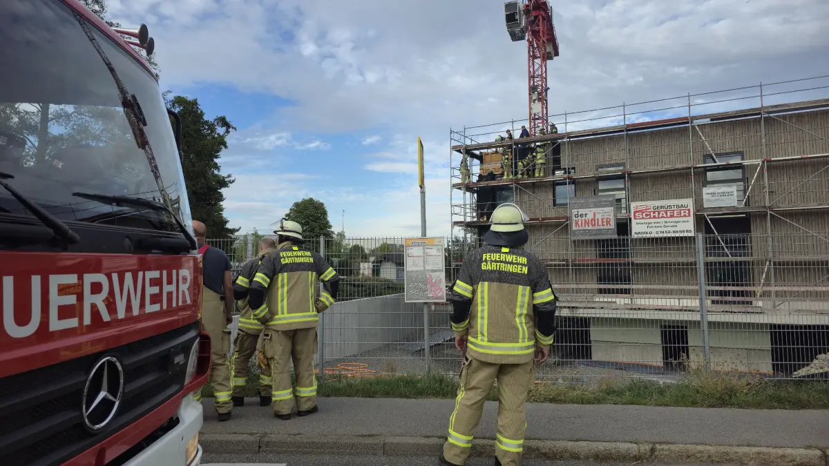 Zu einem Brandeinsatz wurde die Feuerwehr Gaertringen am Mittwochnachmittag auf eine Baustelle in Gaertringen alarmiert.