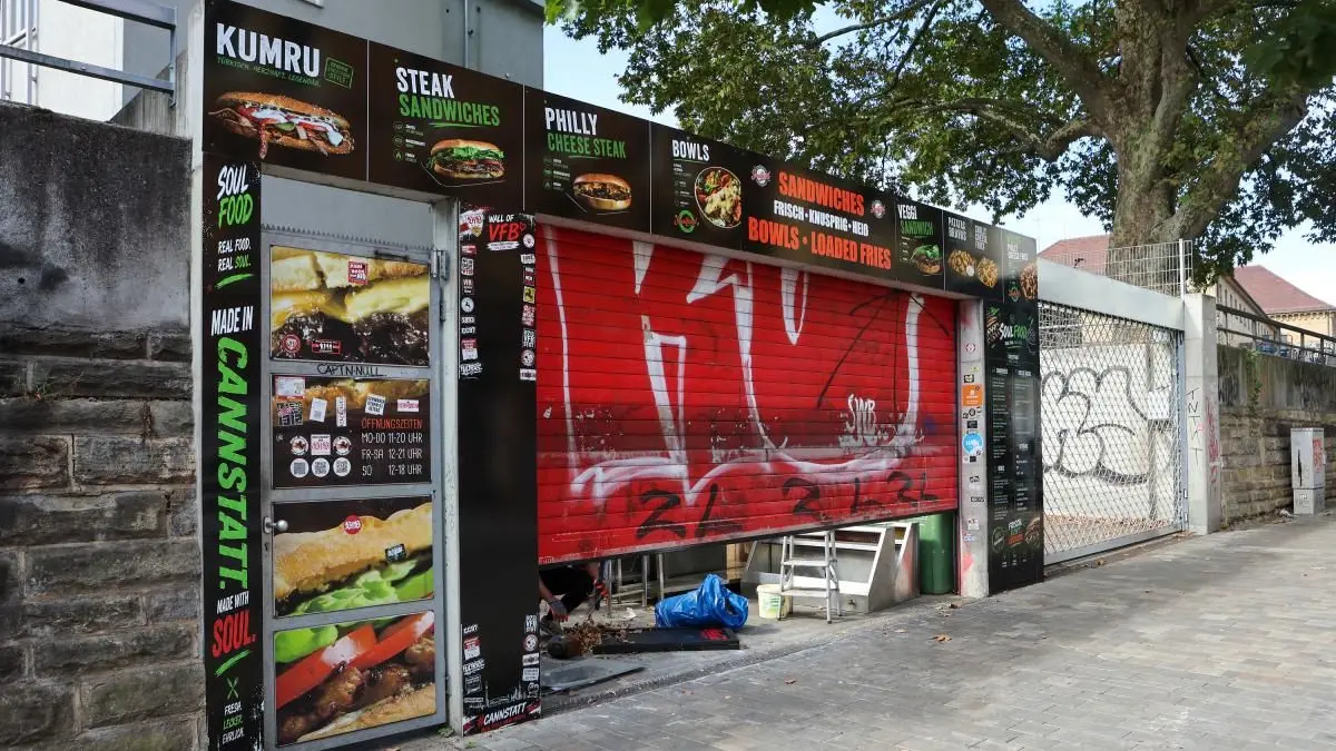 Der Soulfood-Imbiss bietet gute Sandwiches und Kumru auf die Hand.