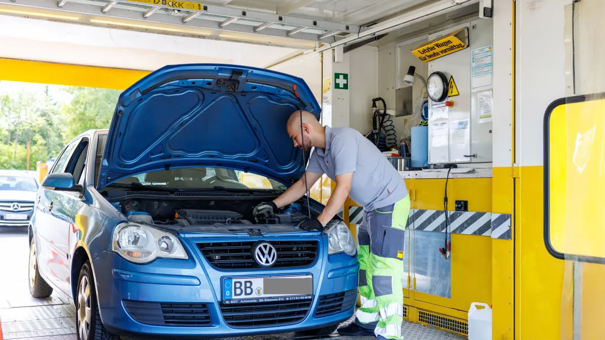 ADAC Prüfdienst: Sindelfingen, Glaspalast, ADAC, Prüfdienst, Auto, Autocheck, Service,