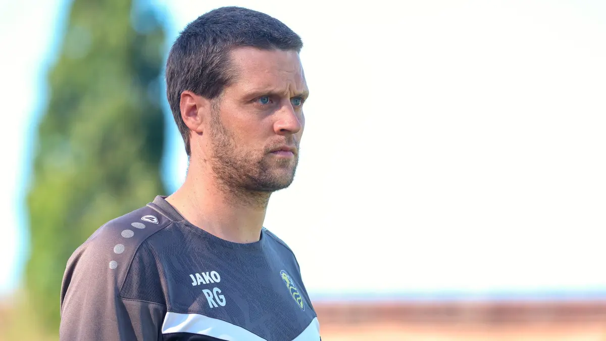 Fußball SV Germania Bietigheim vs. SV Leonberg/Eltingen: BAU // 2026.09.05, Deutschland, Bietigheim Fußball SV Germania Bietigheim vs. SV Leonberg/Eltingen, Trainer Robert Gitschier (Leonberg)