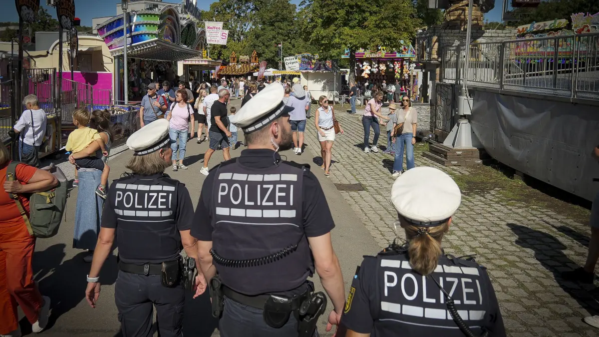 Polizei: Bietigheim Bissingen - Polizeieinsatz während der Pferdemarkt 2026
