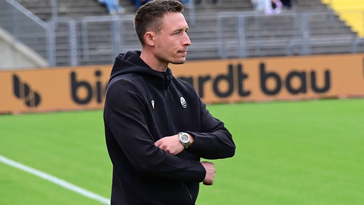 05.09.2026 xkhx Kassel, Auestadion Regionalliga Südwest Saison 2026/2027 KSV Hessen Kassel - SV Sandhausen Trainer Kevin Stotz SV Sandhausen *** September 5, 2026 xkhx Kassel, Auestadion, Regionalliga Southwest, 20262027 Season, KSV Hessen Kassel, SV Sandhausen, Coach Kevin Stotz, SV Sandhausen