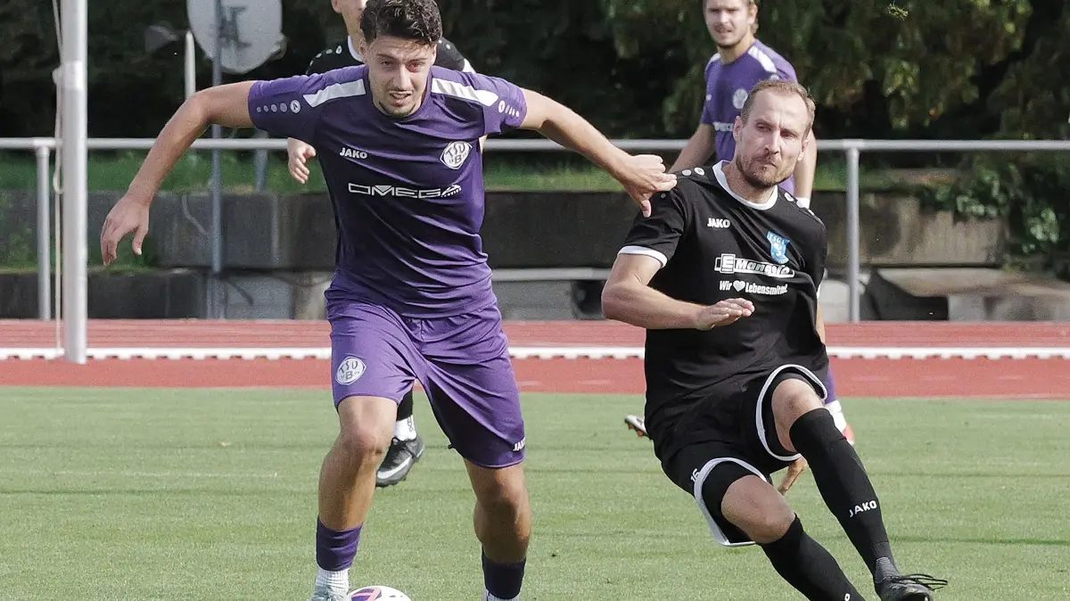 Fußball, Fussball, Landesliga, TSV Bernhausen - TSGV Waldstetten: Fußball, Fussball, Landesliga, TSV Bernhausen - TSGV Waldstetten
Nr.10 (B): Ekrem Servi - violett
Fotograf: Günter E. Bergmann - Photography
Aufnahmedatum: 06.09.2026