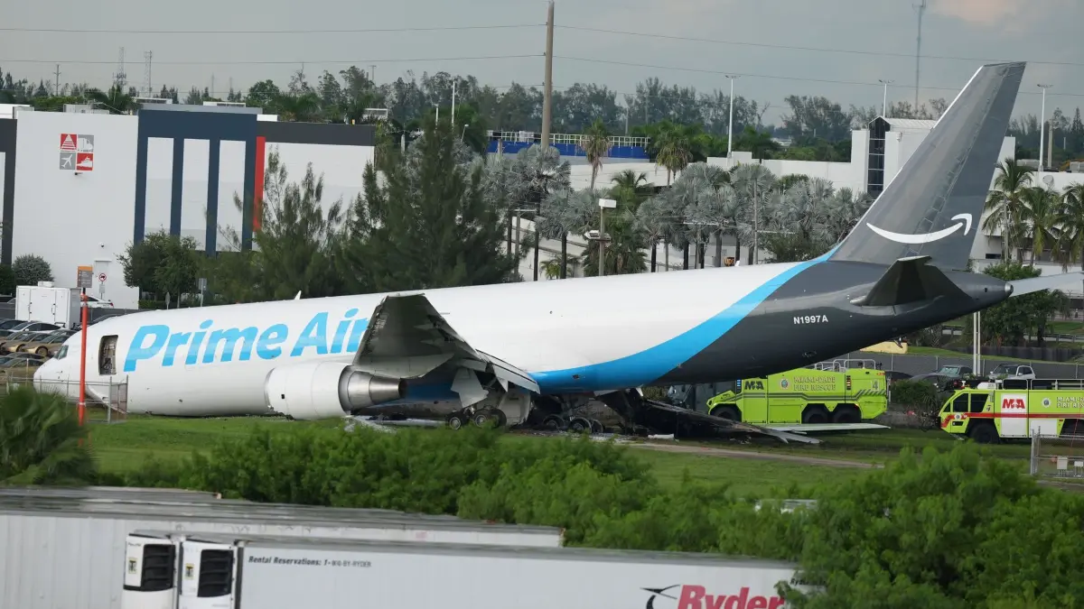 Unfall mit Frachtflugzeug nach Landung am Flughafen Miami
