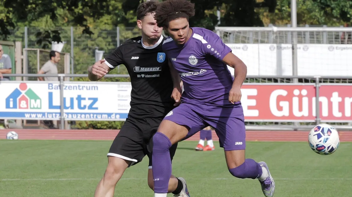Fußball, Fussball, Landesliga, TSV Bernhausen - TSGV Waldstetten: Fußball, Fussball, Landesliga, TSV Bernhausen - TSGV Waldstetten
Nr.22 (B): Wesley Chinedu Acholonu - violett
Fotograf: Günter E. Bergmann - Photography
Aufnahmedatum: 06.09.2026