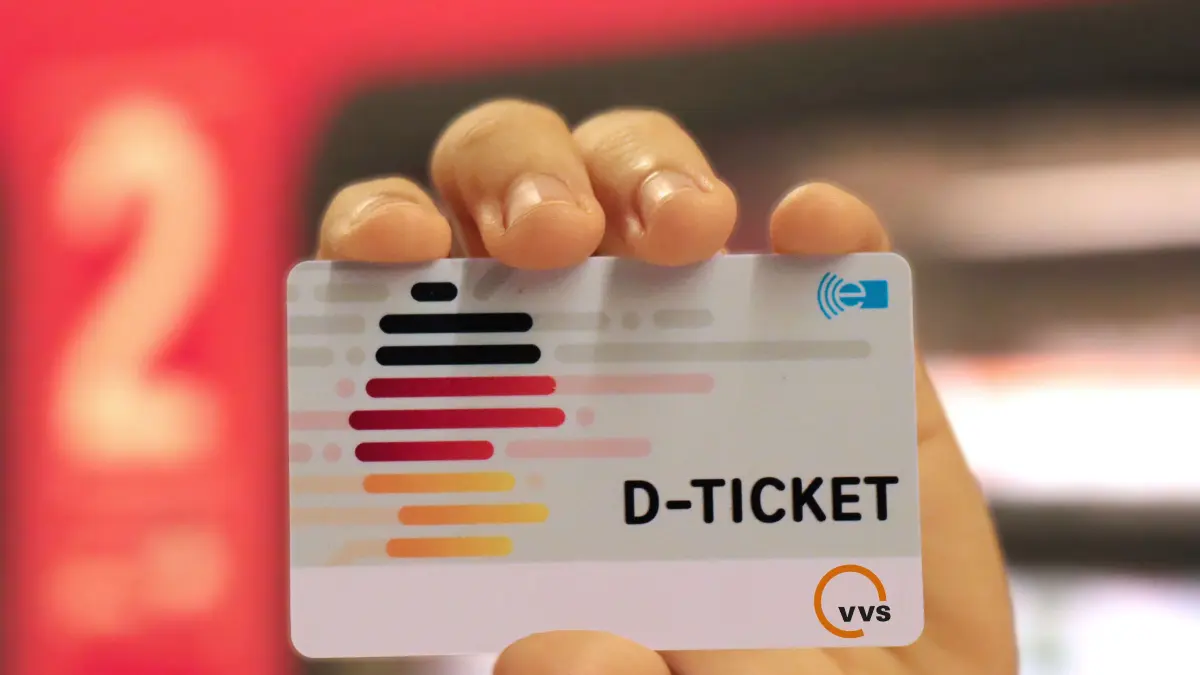 D-Ticket der VVS in der Schwabstraße