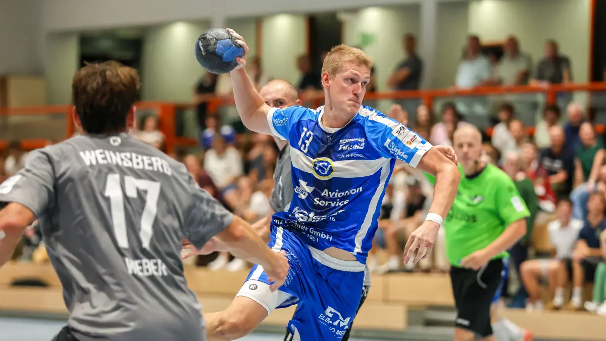 Handball, Regionalliga, TSV Schmiden - TSV Weinsberg, Lukas Lehmkühler beim Wurf