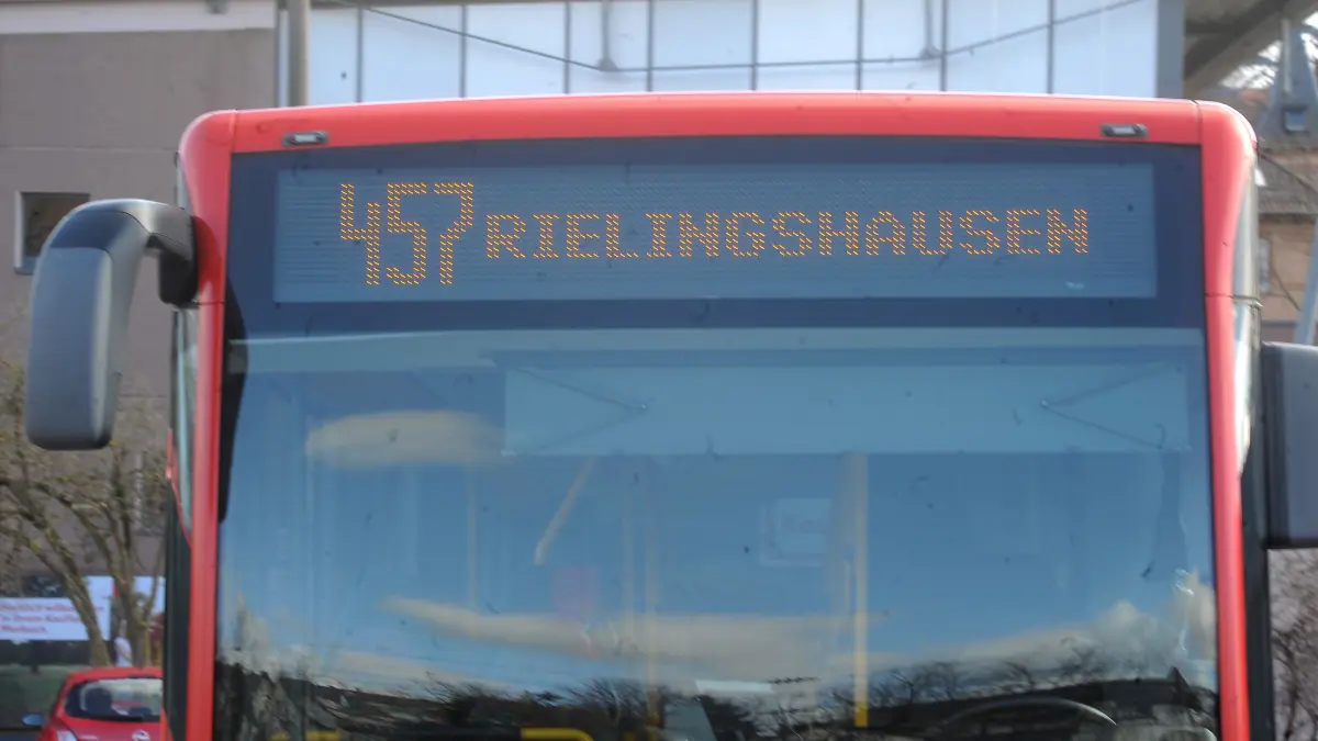 Marbach Bahnhof ÖNPV Bus
Linie 457 Rielingshausen