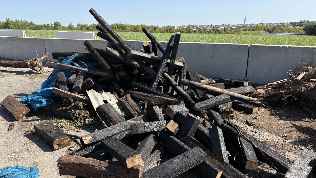 Rutesheim Welleternit und Eisenbahnschwellen entsorgt
