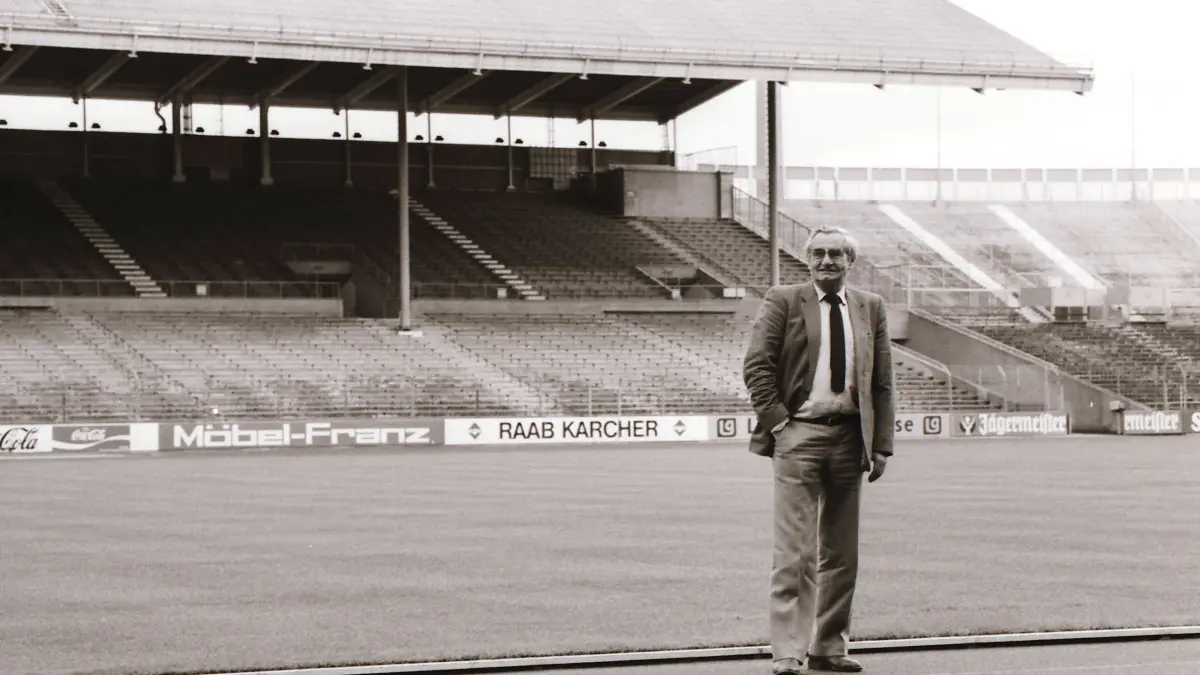 Robert Schlienz im alten Neckarstadion