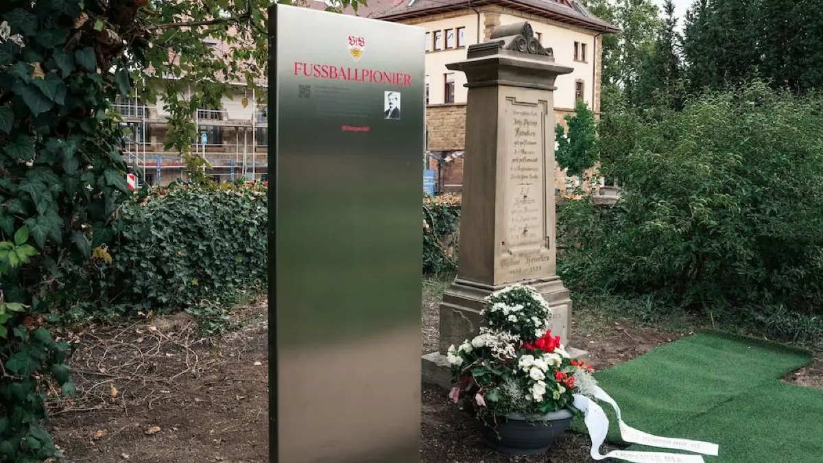 VfB Stuttgart: VfB unveils memorial stele for football pioneer Philipp ...