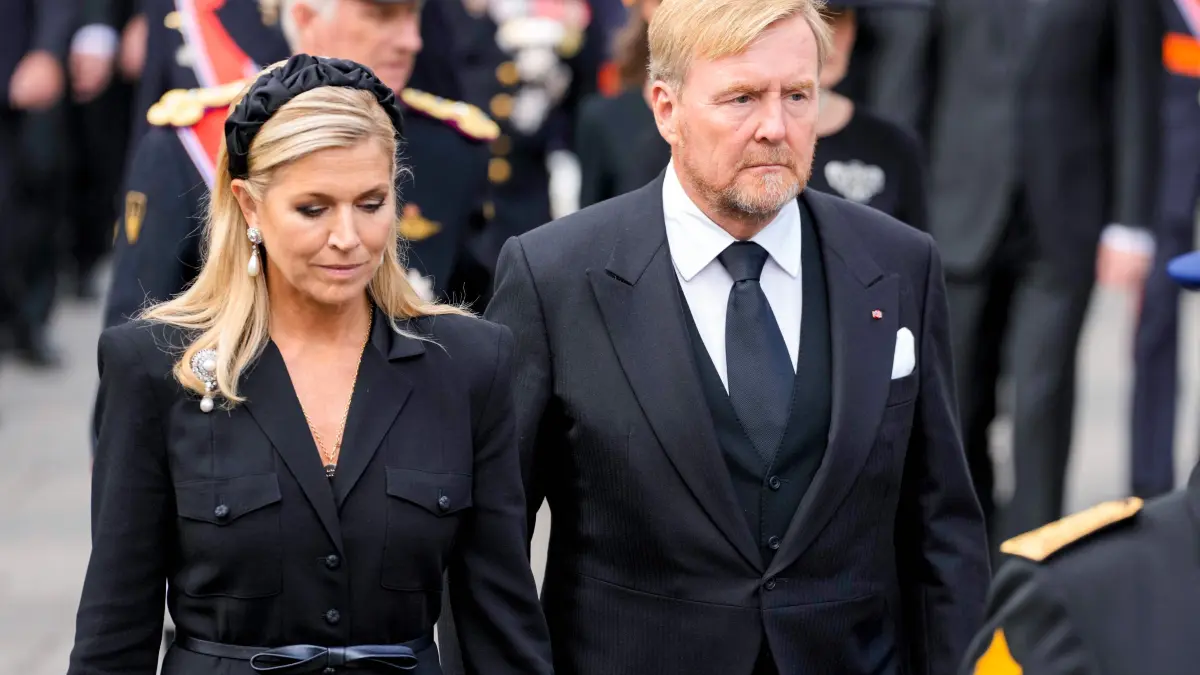 NORWAY-ROYALS-HARALD-OBIT: The Netherlands’ Queen Maxima (L) and King Willem-Alexander walk during the royal procession accompanying the casket of late King Harald V of Norway from the Royal Palace Chapel to the Cathedral in Oslo, Norway, on September 9, 2026. King Harald V died on August 28, 2026 aged 89 and his coffin will be carried in a funeral procession from the Royal Palace along Karl Johans gate to Oslo Cathedral on September 9, 2026. (Photo by Beate Oma Dahle / NTB / AFP) / Norway OUT