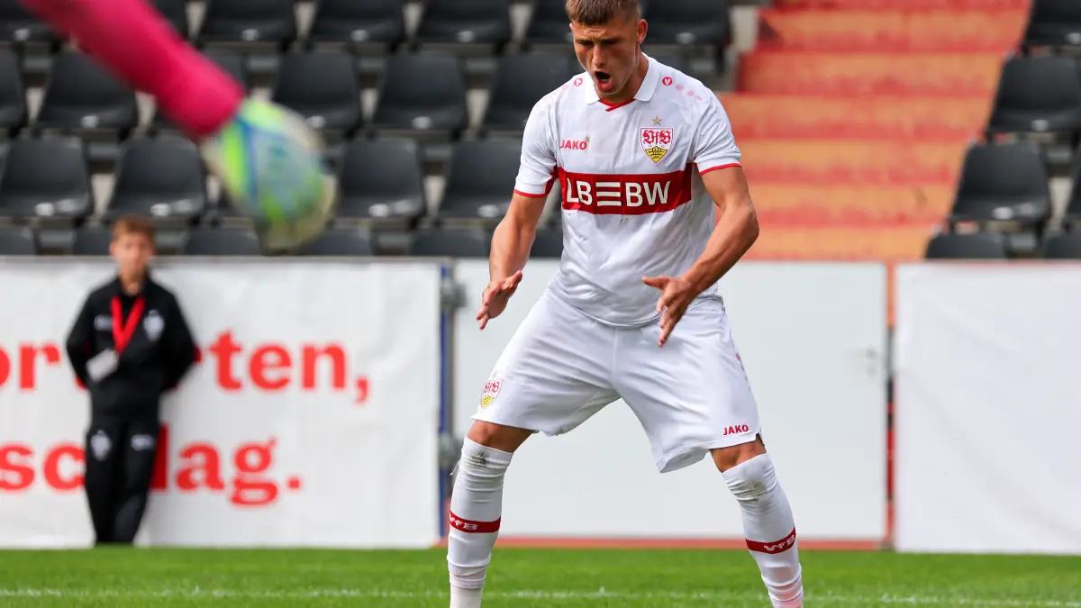 BAU // 09.09.2026, Stuttgart, Fußball Champions League, Saison 2026/2027,
VfB Stuttgart U19 vs. Viking U19, Jubel nach dem 1:0 Tor, Torschütze Enis Redzepi (VfB)