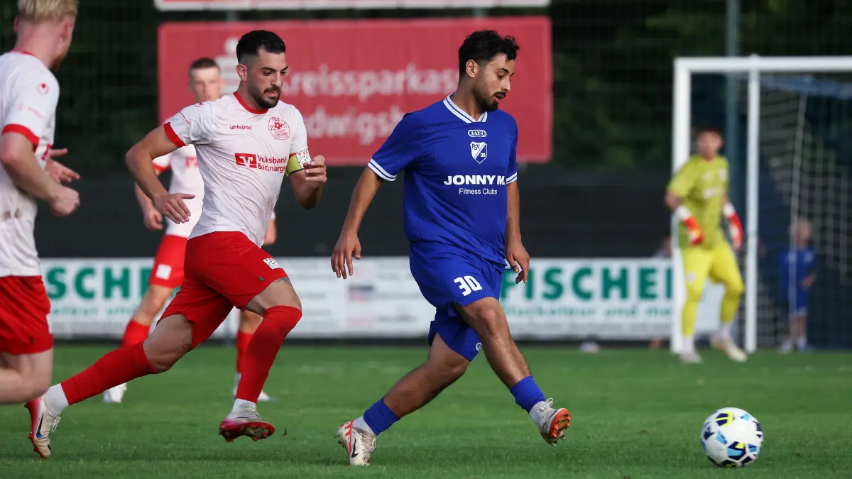 BAU // 2026.07.31, Deutschland, Bissingen, Fußball FSV 08 Bissingen vs. TSG Backnang, v.l Charalambos Parharidis (Backnang), Mohamed Baroudi (Bissingen)