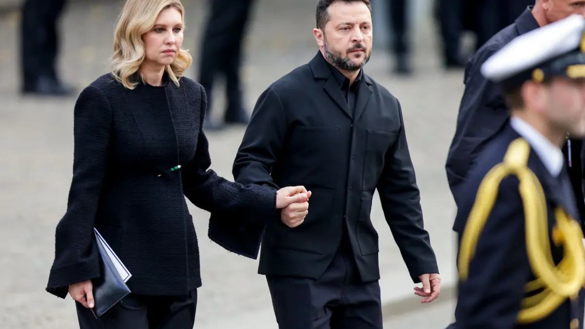 Abschied von König Harald V.: 09.09.2026, Norwegen, Oslo: Der ukrainische Präsident Wolodymyr Selenskyj und First Lady Olena Selenska, als der Sarg mit König Harald V. von der Kathedrale in Oslo zur Festung Akershus getragen wird. König Harald starb am Freitag, dem 28. August, im Nationalkrankenhaus Rikshospitalet. Foto: Christoffer Andersen/NTB/dpa +++ dpa-Bildfunk +++