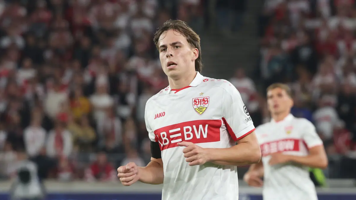 Fußball Champions League VfB Stuttgart vs. Viking Stavanger : BAU // Stuttgart , Fußball UEFA Champions League VfB Stuttgart vs. Viking Stavanger , Leo Sauer ( VfB )